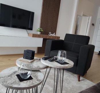 City Center Apartment | Black & White