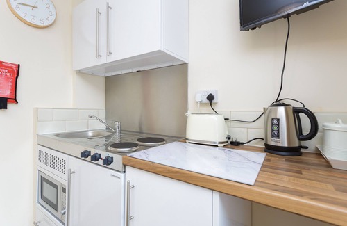 Southampton City Centre Apartment | Blackberry - Stylish Self-contained Flats in Soton City Centre