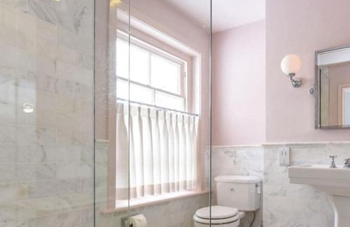 Winchester Villa | Blackbird Cottage