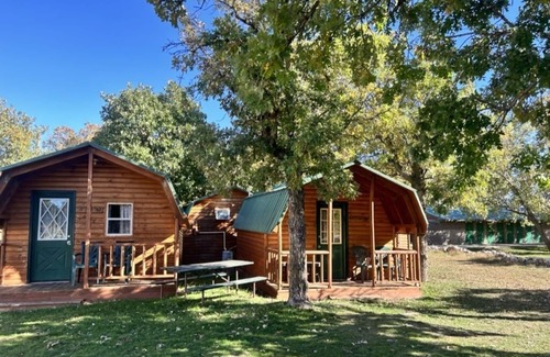Sturgis Cabin | Blackhills Cabin with 2 Twin Beds in Sturgis, SD. Blocks to Downtown, Close to Deadwood, Spearfish and Mt. Rushmore