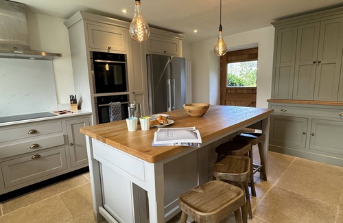 Dittisham Cottage | Blackness Barn - sleeps 8 guests in 4 bedrooms