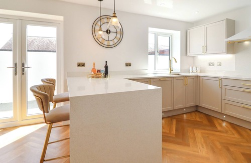 Morfa Bychan Cottage | BLACKROCK GEM, pet friendly, country holiday cottage in Morfa Bychan