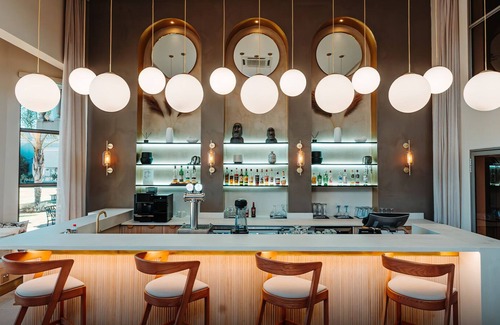 Newcastle Hotel | Blackrock Hotel