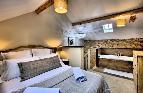 Wykeham House | Blacksmith’s Barn - Cosy, Chilled & Dog Friendly.