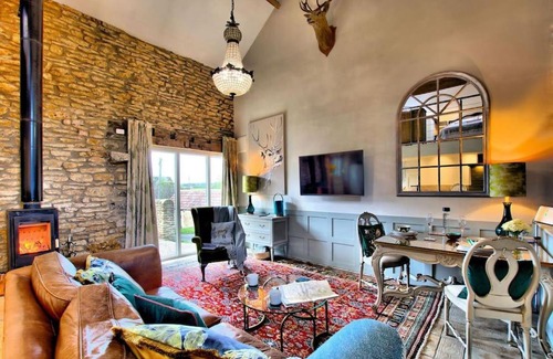 Wykeham House | Blacksmith’s Barn - Cosy, Chilled & Dog Friendly.