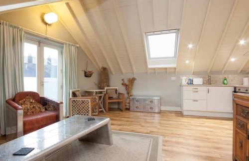 Dartmouth Apartment | Blacksmiths