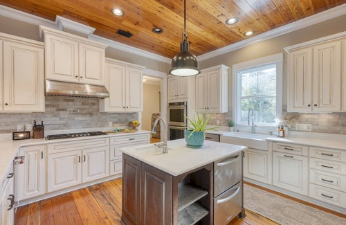 Harold House | Blackwater Bay Hideaway by AvantStay | Waterfront, Pool, Dock, Hot Tub