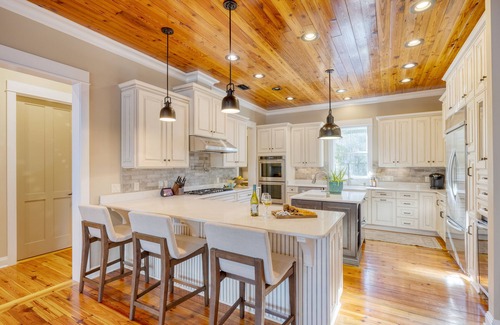 Harold House | Blackwater Bay Hideaway by AvantStay | Waterfront, Pool, Dock, Hot Tub
