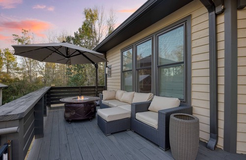 Harold House | Blackwater Bay Hideaway by AvantStay | Waterfront, Pool, Dock, Hot Tub