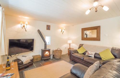Newcastle Emlyn House | Blaenfforest Granary Newcastle Emlyn