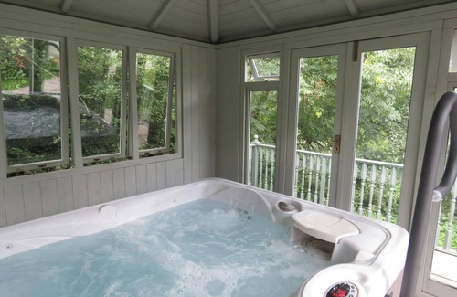 Newcastle Emlyn Cottage | Blaenfforest Rose Cottage, Newcastle Emlyn