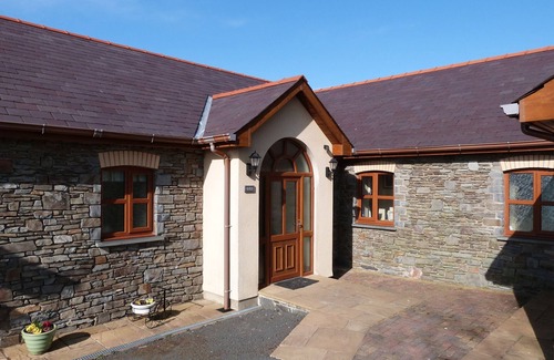 Aberystwyth House | Blaenlli - Three Bedroom House, Sleeps 6