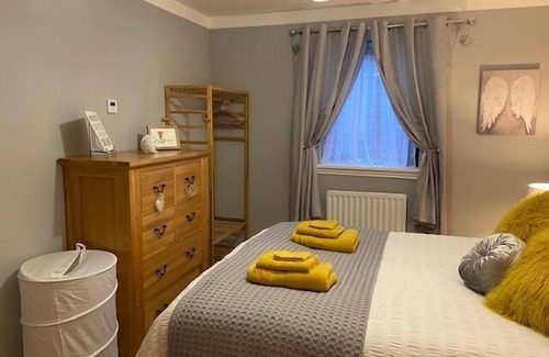 Murthly Cabin | Blairgowrie Luxury 3 Bed Lodge with Hot Tub