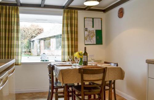 Alexandria House | Blairhosh Cottage
