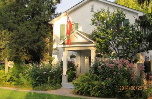 Old Town Historic District Bed & Breakfast | Blairpen House Country Inn
