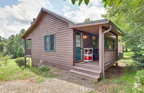 Blairsville House | Blairsville Cabin with Fire Pit and Grill!