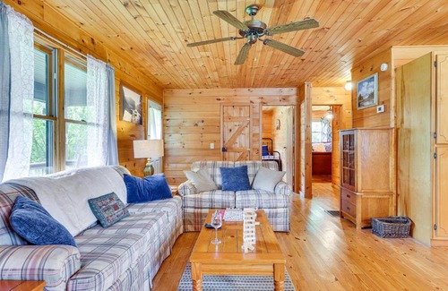Blairsville House | Blairsville Cabin with Fire Pit and Grill!