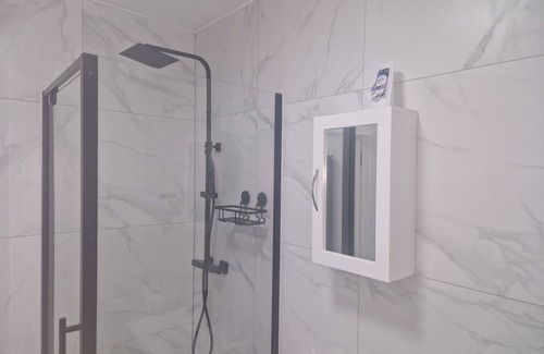 South Hornchurch House | Blake Rainham Homestay