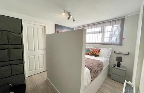 Grimsby Ski Chalet | Blakes Beach House Humberston Fitties