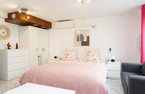 Le Blanc-Mesnil Apartment | Blanc Mesnil Nid d'amour