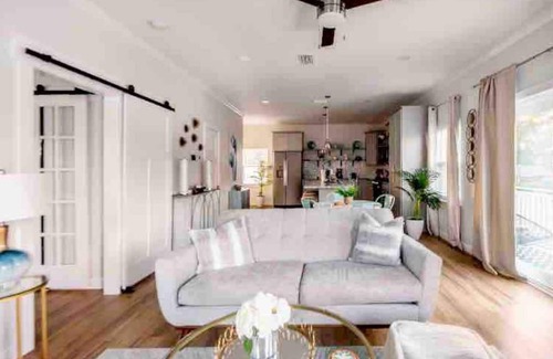 Warrington Villa | Blanc Villa | Luxury Apt. near NAS & Downtown