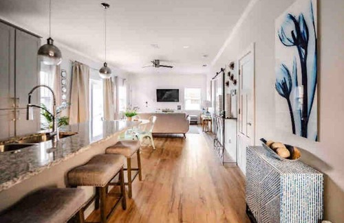 Warrington Villa | Blanc Villa | Luxury Apt. near NAS & Downtown