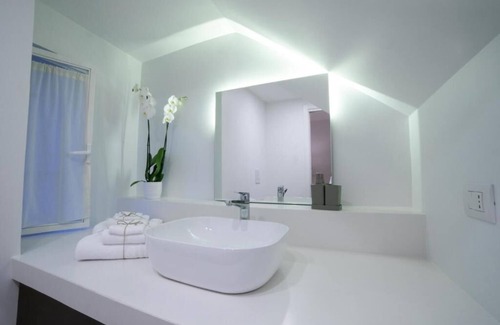 Trani Bed & Breakfast | Blanco B&B