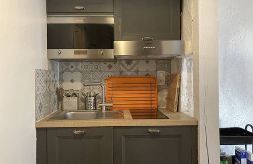 Old Town Apartment | BLANQUI-LOFT Large 1 room apartment in quiet area of Tours