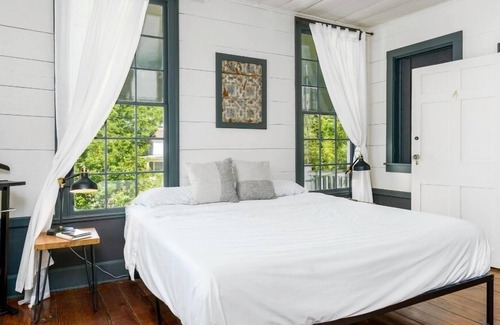 Monticello Bed & Breakfast | Blaque Butterfly at Reese Hall