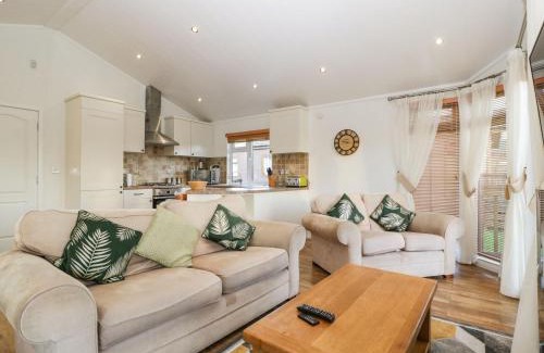 Puxton House | Blenheim Lodge