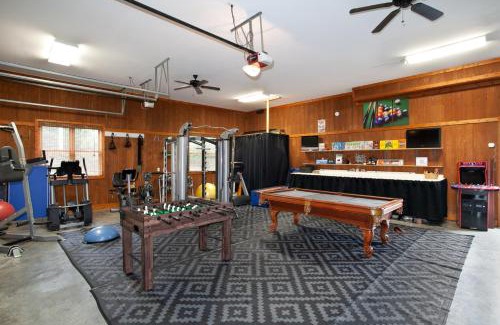 Dandridge House | Blessed Getaway Hot Tub Theater LakeView GAMES