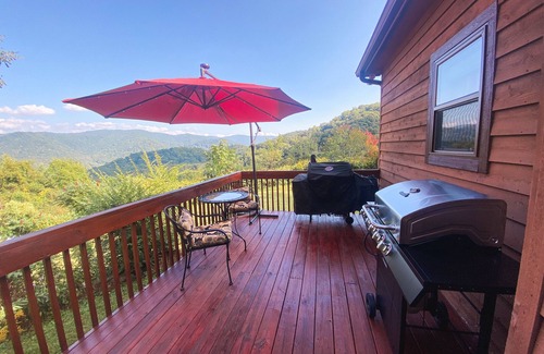 Hot Springs House | “Blessed View” Nostalgic Mountain House with gorgeous view!
