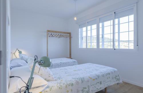 Cangas Ski Chalet | Bleu Maison "Os da Illa"