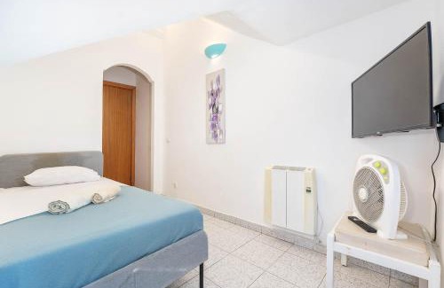 Praia de Faro House | BLife Riamya private rooms