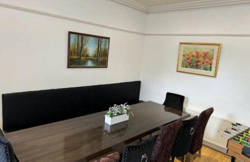 Southampton City Centre Villa | Bliss Mansion