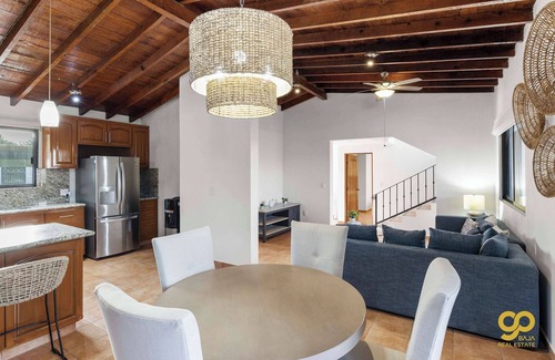 El Centenario House | Blissful Bay Views, Steps to Beach, Private Yard