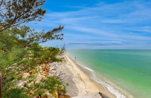Englewood House | Blissful Beach Retreat Super