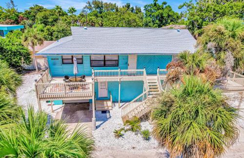 Englewood House | Blissful Beach Retreat Super