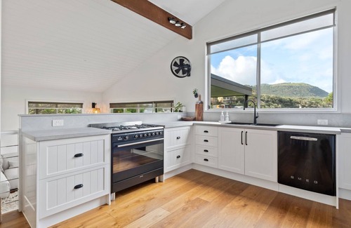 Stanwell Park House | Blissful Beachside Stay /Stanwell Park