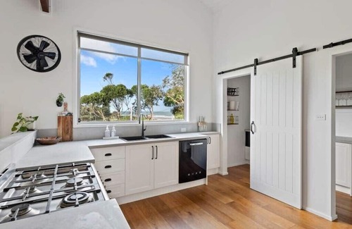 Stanwell Park House | Blissful Beachside Stay /Stanwell Park