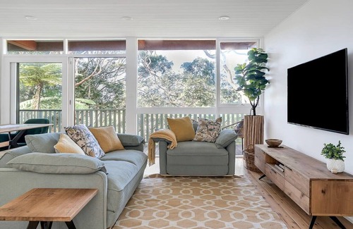 Beacon Hill House | Blissful Bushland Spa Retreat
