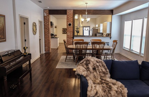 Waco House | Blissful Charm 3-bedroom house in charming DT Waco