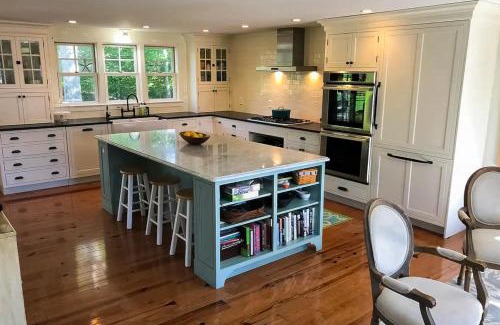 Oak Bluffs House | Blissful Island Haven