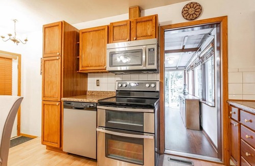 Wisconsin Rapids House | Blissful Retreat w A trail behind & AC