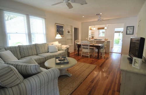 Boca Grande House | Blissfully Serene Palm Cottage In Town and 2 Blocks from Beach