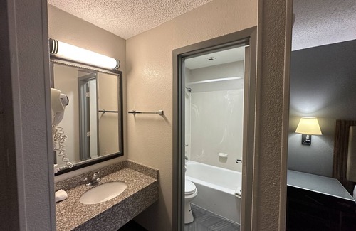 Indianapolis Hotel | BlissPoint Inn Northwest Indianapolis