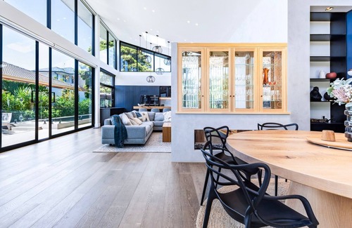 Hampton East House | 'Block' out some time at this Luxury Villa