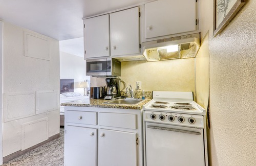 Cherry Grove Beach Apartment | Blockade Runner Motor Inn