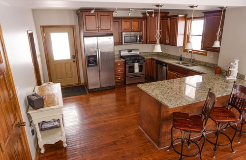 Stillwater House | Blocks to Downtown. Charming 3 Bed, Entire House