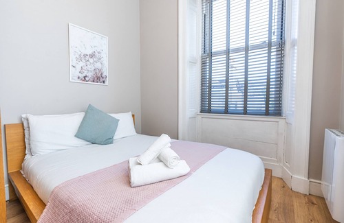 Lancaster House | Bloomfield 6